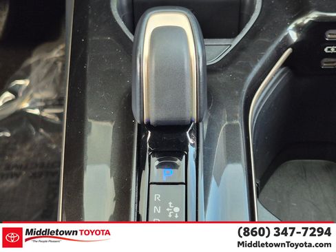 Certified 2025 Toyota Crown Signia AWD/4WD image 27