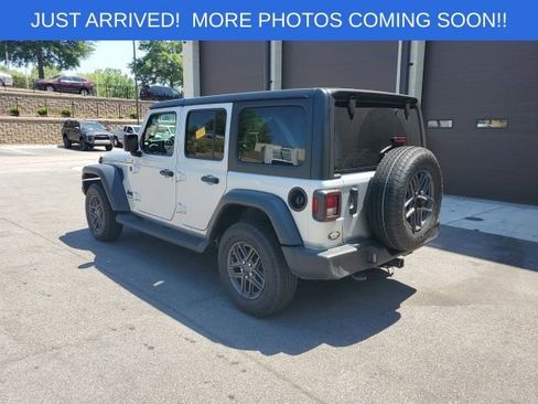 Used 2024 Jeep Wrangler Unlimited Sport AWD/4WD image 4