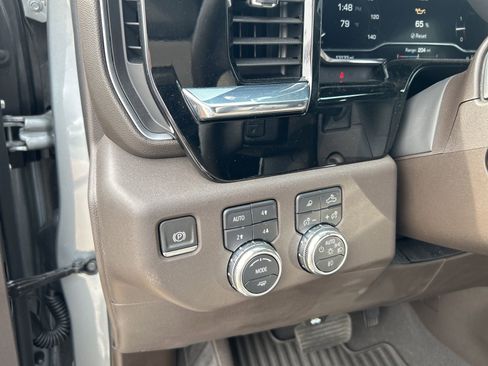 Used 2024 GMC Sierra 1500 SLT w/ SLT Premium Plus Package image 18