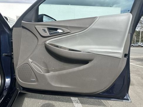 Used 2016 Chevrolet Malibu Premier w/ Driver Confidence Package II image 24