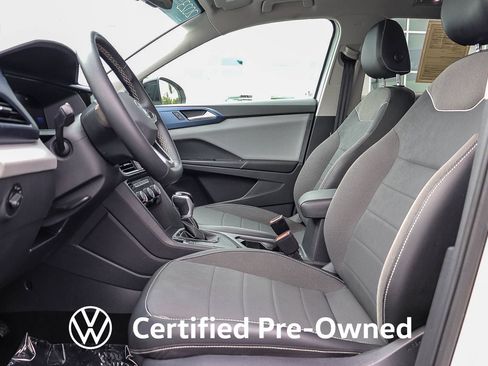 Used 2023 Volkswagen Taos SE w/ Panoramic Sunroof Package FWD image 19