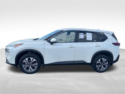 Used 2023 Nissan Rogue SV FWD image 2
