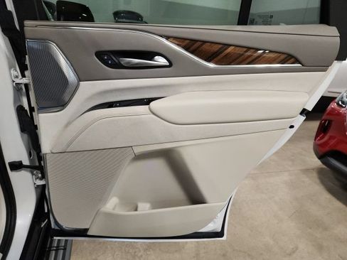 Used 2023 Cadillac Escalade Premium Luxury Platinum AWD/4WD image 35
