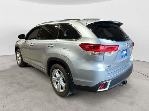 Used 2017 Toyota Highlander Limited AWD/4WD image 4