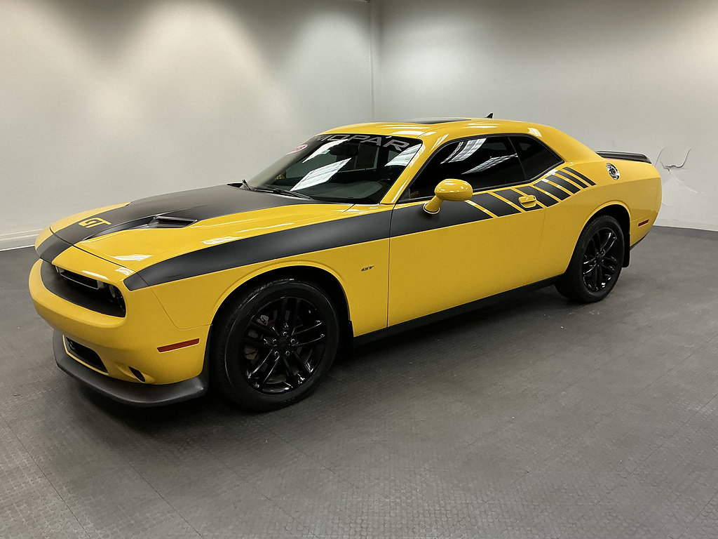 Used 2018 Dodge Challenger GT w/ Technology Group AWD/4WD image 2