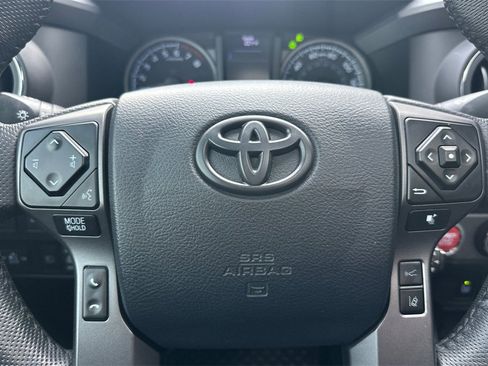 Used 2020 Toyota Tacoma TRD Off-Road image 25