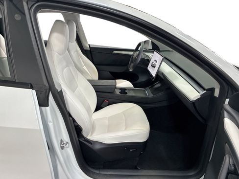 Certified 2023 Tesla Model Y Long Range AWD/4WD image 13