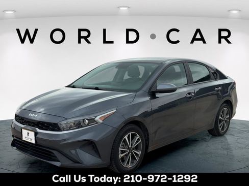 Used 2023 Kia Forte LXS image 8