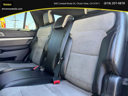 Used 2017 Ford Explorer XLT w/ Equipment Group 202A FWD image 15