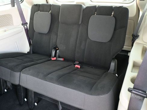 Used 2019 Dodge Grand Caravan SE w/ UConnect Hands-Free Group FWD image 24