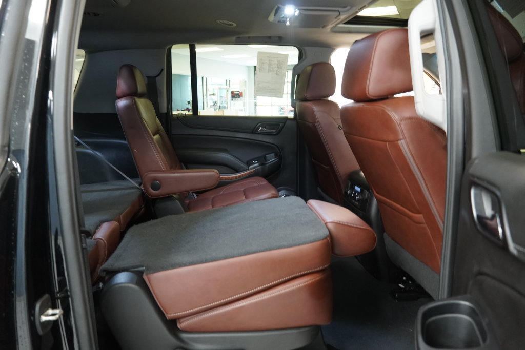 Used 2020 Chevrolet Suburban Premier w/ Premier Plus Edition AWD/4WD image 39