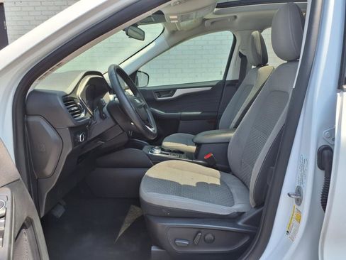 Used 2022 Ford Escape SE w/ SE Sport Appearance Package image 12