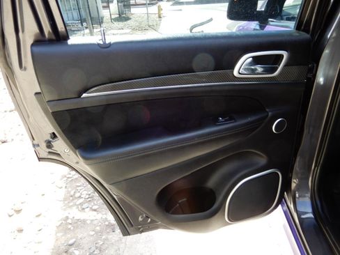 Used 2018 Jeep Grand Cherokee SRT image 24