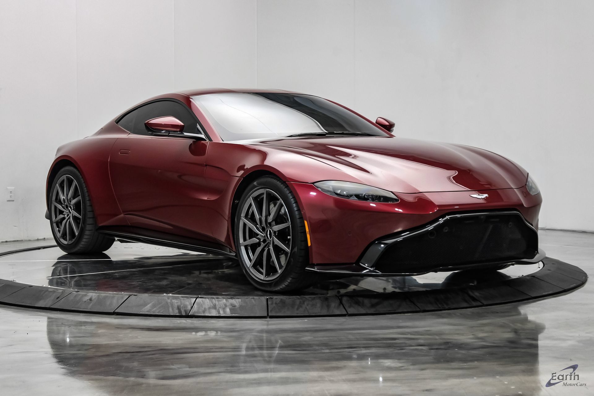 Used 2020 Aston Martin V8 Vantage Coupe RWD image 28