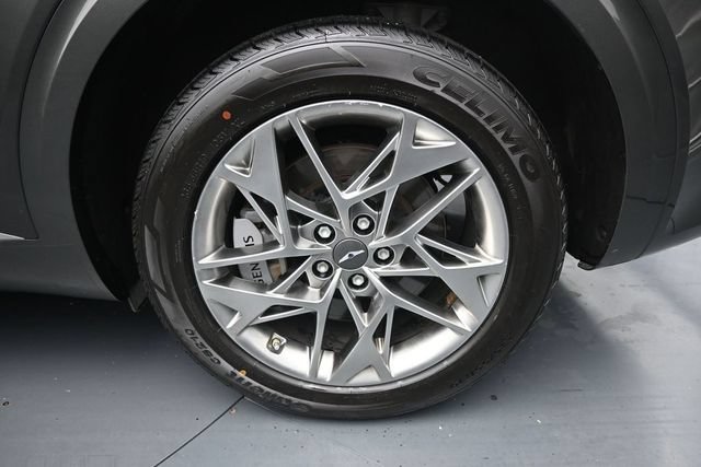 Used 2025 Genesis GV70 2.5T AWD/4WD image 11
