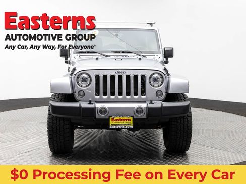 Used 2017 Jeep Wrangler Unlimited Sahara w/ Max Tow Package AWD/4WD image 2