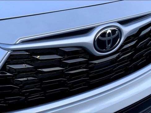 Used 2026 Toyota Highlander XLE image 29