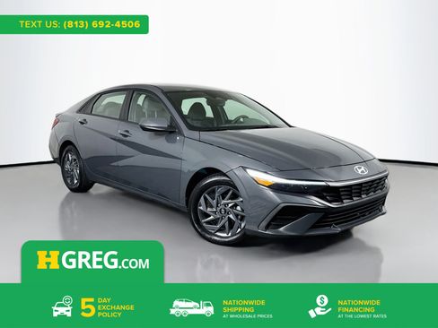 Used 2024 Hyundai Elantra SEL FWD image 1