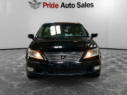 Used 2011 Lexus LS 460 AWD w/ Comfort Pkg image 2