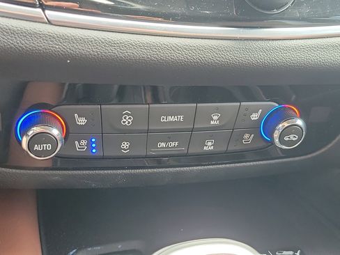 Used 2021 Buick Enclave Avenir w/ Avenir Technology Package image 30