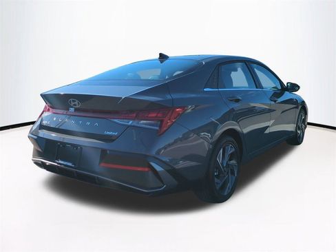 New 2026 Hyundai Elantra Limited image 5