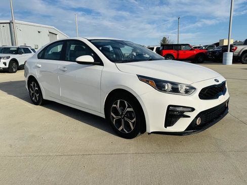 Used 2020 Kia Forte LXS image 2