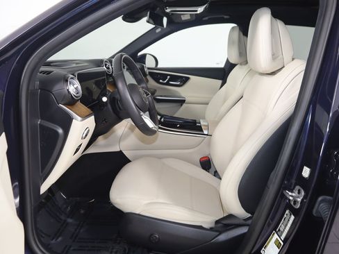 Used 2023 Mercedes-Benz GLC 300 4MATIC w/ Pinnacle Trim Package image 13