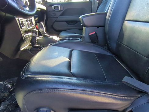 Used 2021 Jeep Wrangler Unlimited Sahara image 14