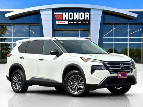 Used 2024 Nissan Rogue S AWD/4WD image 2