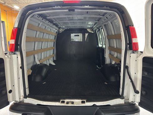 Used 2023 Chevrolet Express 2500 w/ Driver Convenience Package image 15
