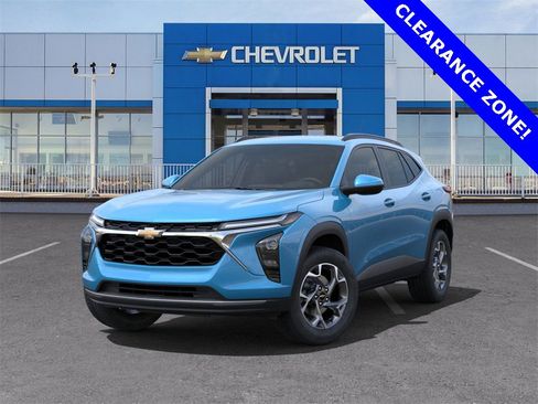 New 2025 Chevrolet Trax LT w/ Driver Confidence Package image 6
