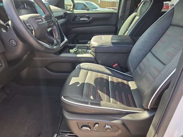 Used 2025 GMC Yukon XL AT4 Ultimate AWD/4WD image 18