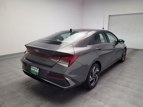 Used 2025 Hyundai Elantra SEL FWD image 9