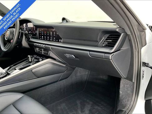Used 2025 Porsche 911 Carrera image 21