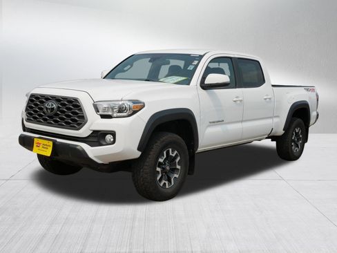 Used 2020 Toyota Tacoma TRD Off-Road AWD/4WD image 3