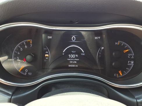 Used 2021 Jeep Grand Cherokee Laredo X AWD/4WD image 25