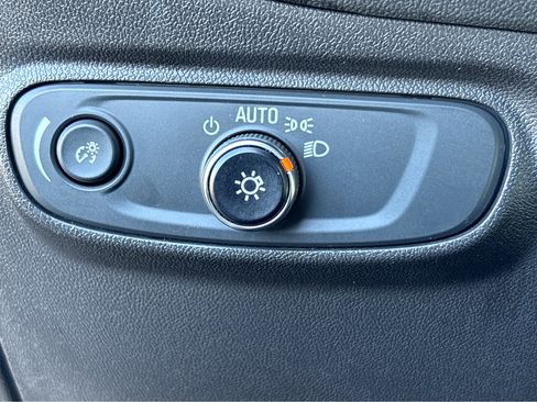 Used 2022 Chevrolet Equinox LT image 13