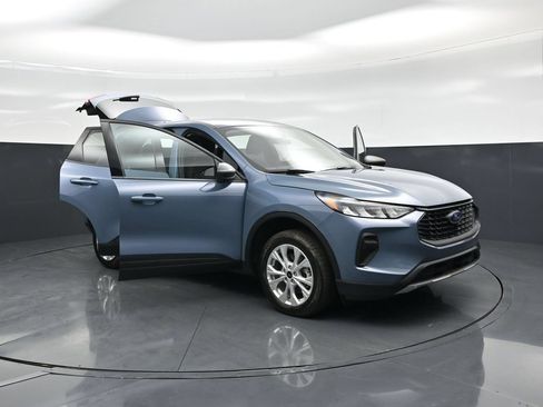 Used 2025 Ford Escape Active AWD/4WD image 32