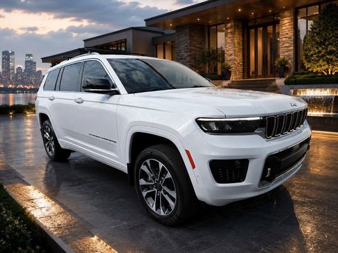 Certified 2023 Jeep Grand Cherokee L Overland w/ Rear Seat Video Group I AWD/4WD image 1