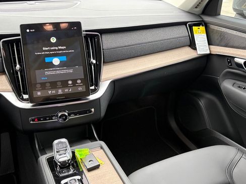 New 2026 Volvo XC90 B6 Plus image 13