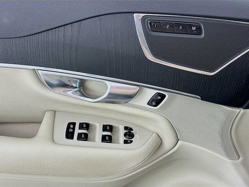 Used 2020 Volvo XC90 T5 Momentum w/ Protection Package Premier FWD image 21
