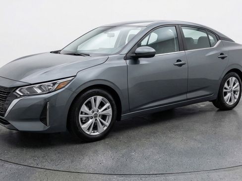 Used 2025 Nissan Sentra S image 2