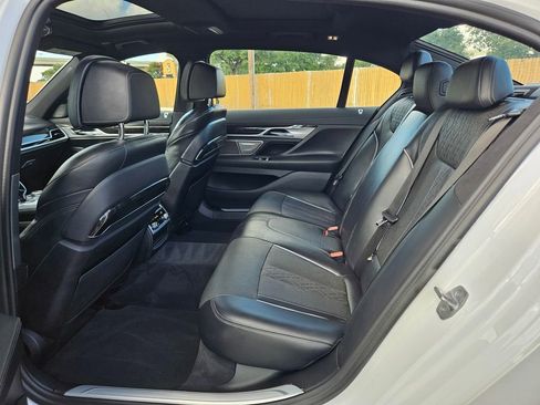 Used 2019 BMW 750i xDrive w/ M Sport Package AWD/4WD image 12