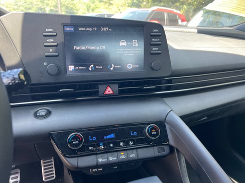 Certified 2025 Hyundai Elantra Sport FWD image 26