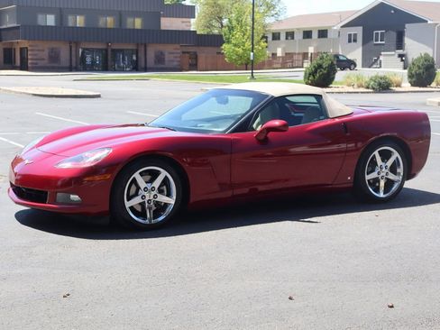 Used 2006 Chevrolet Corvette Convertible w/ Preferred Equipment Group RWD image 10