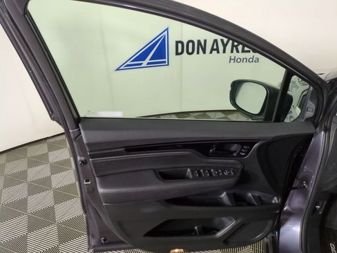Certified 2024 Honda Odyssey Touring image 14