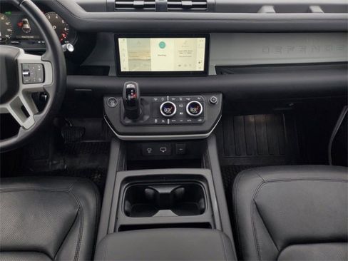 Used 2024 Land Rover Defender 110 S image 31