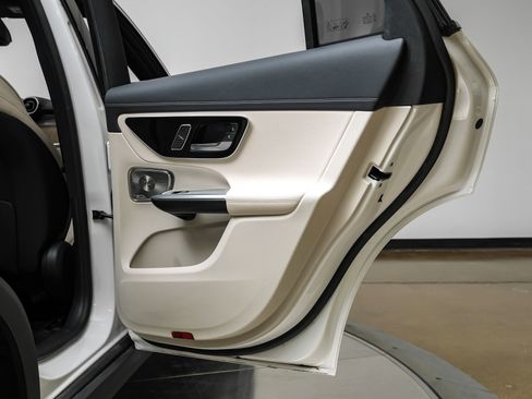 Used 2024 Mercedes-Benz GLC 300 GLC 300 image 43