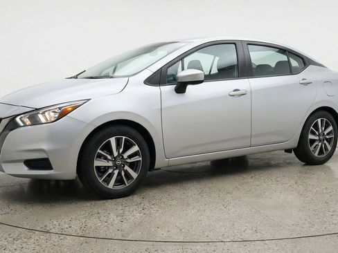 Used 2025 Nissan Versa SV FWD image 3