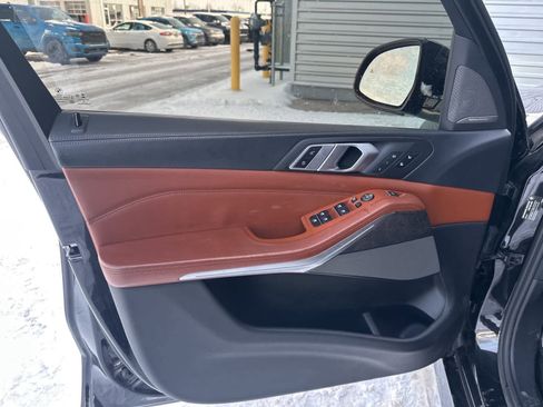 Used 2019 BMW X5 xDrive50i w/ M Sport Package image 23